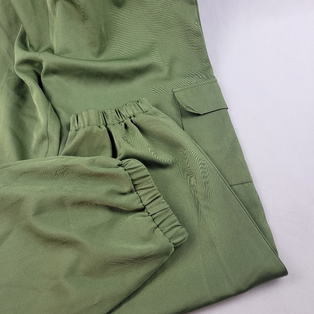 Pretty Little Thing olive drab tie front elastic waist cargo jogger jumpsuit - Picture 5 of 9